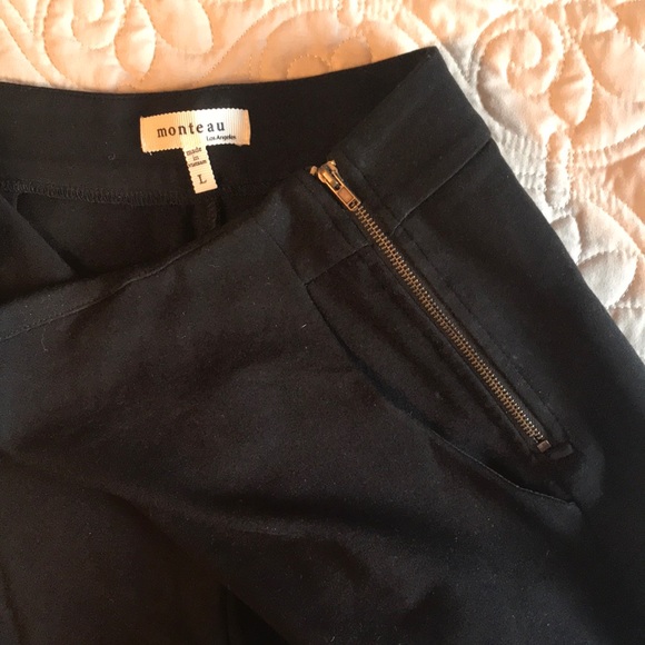 High rise black short with pockets. - Picture 2 of 4